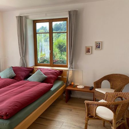 Kleine-Radoase, Ruhiges Oekologisch Renoviertes Doppelzimmer Bed and Breakfast Weilburg Εξωτερικό φωτογραφία