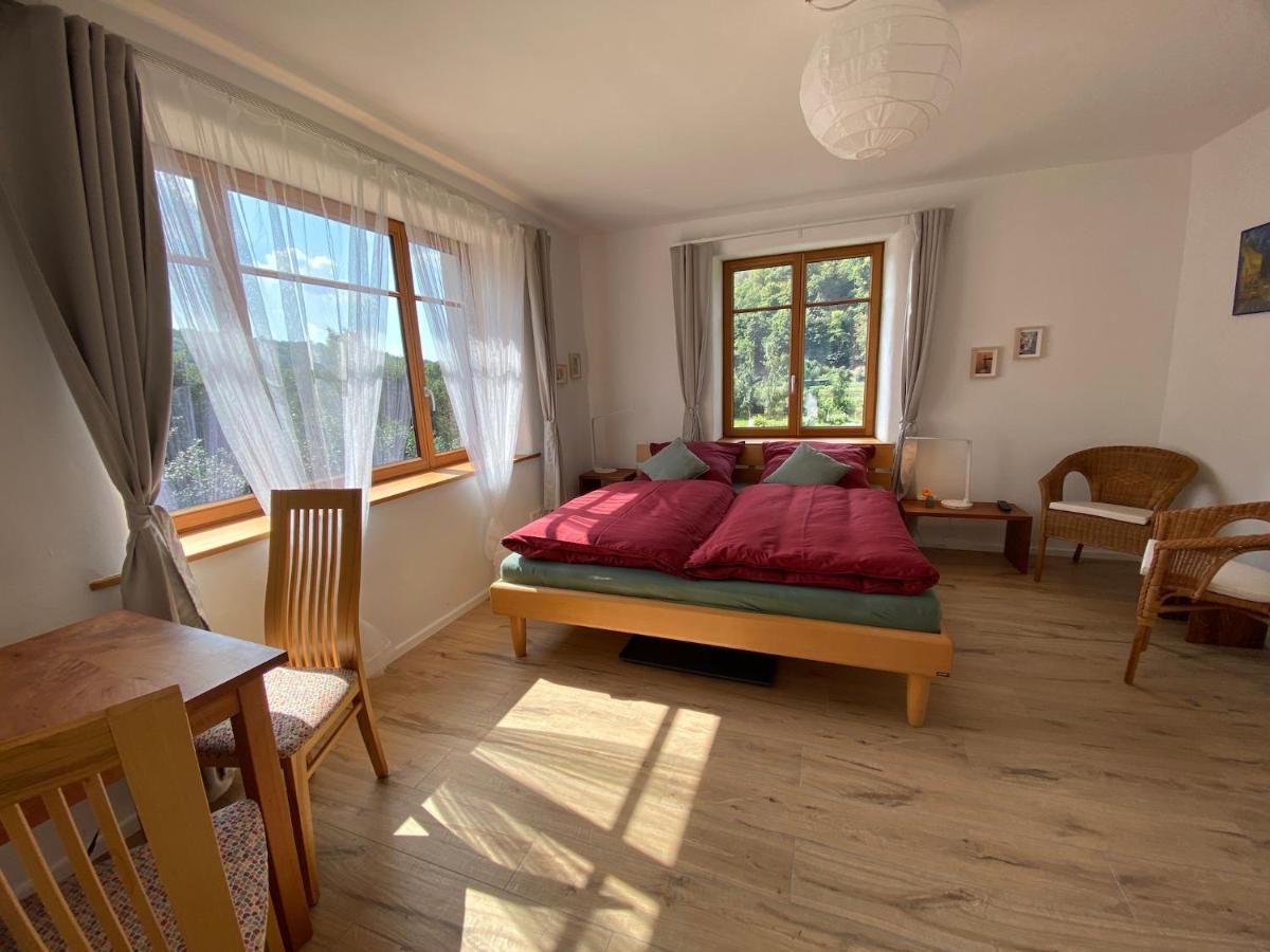 Kleine-Radoase, Ruhiges Oekologisch Renoviertes Doppelzimmer Bed and Breakfast Weilburg Εξωτερικό φωτογραφία