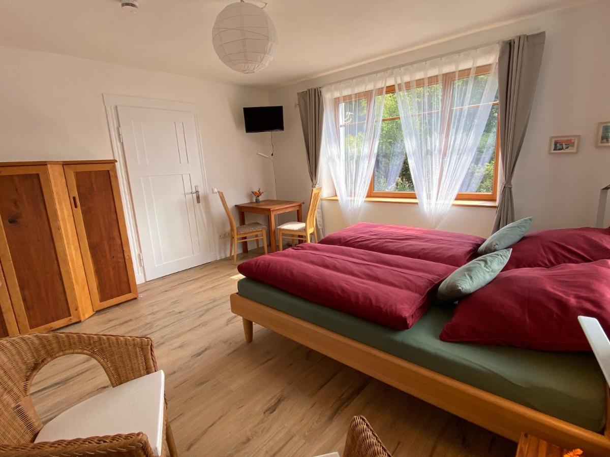 Kleine-Radoase, Ruhiges Oekologisch Renoviertes Doppelzimmer Bed and Breakfast Weilburg Εξωτερικό φωτογραφία